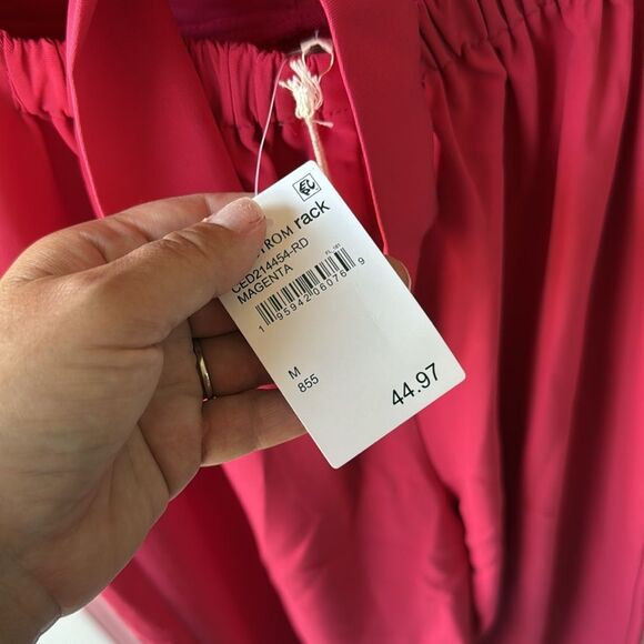 NWT Melloday v-neck tie-back jumpsuit. Size Medium.  NWT - Picture 9 of 9